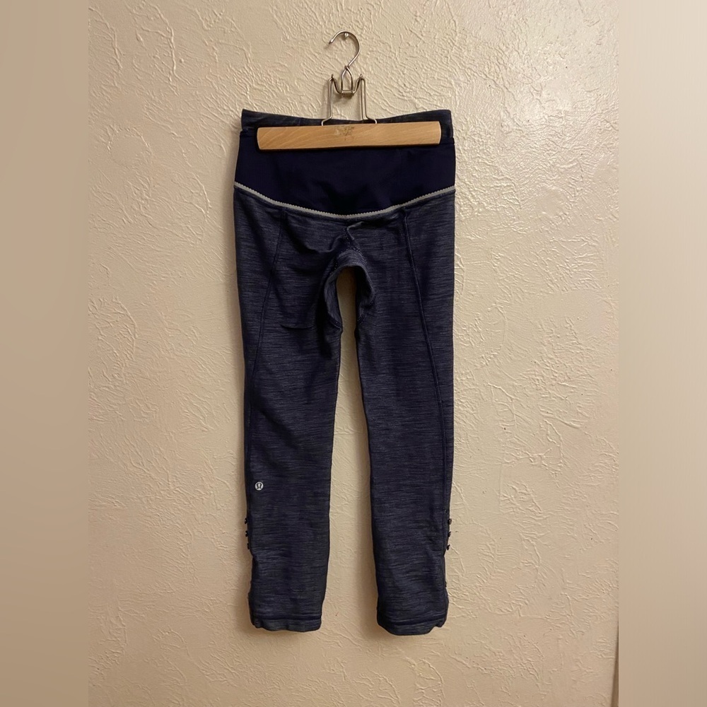 Lululemon legging - Picture 3 of 10